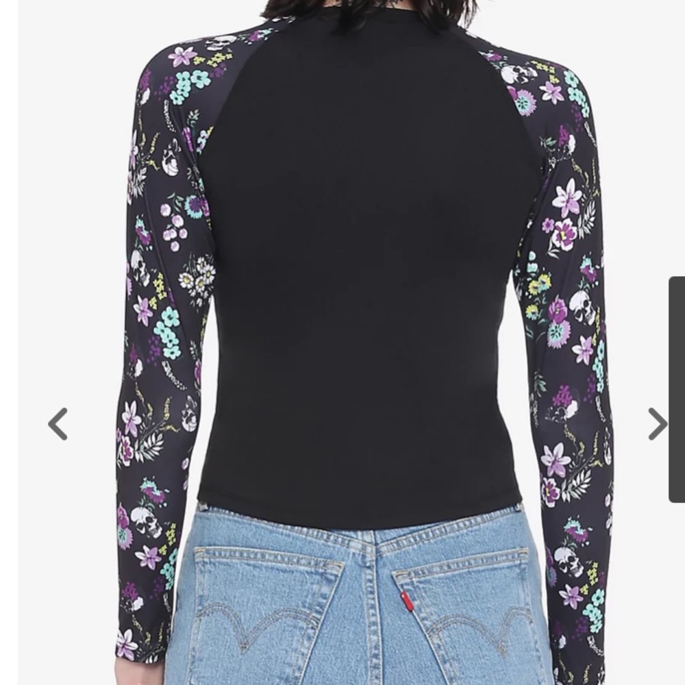 Dark Floral Rash Guard Hot Topic - Picture 3 of 4